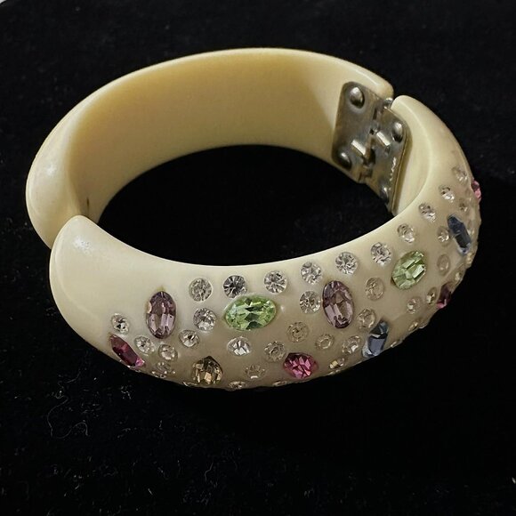 Vintage Rare Weiss Designer Signed Lucite Crystal Clamper Bracelet - Picture 4 of 5